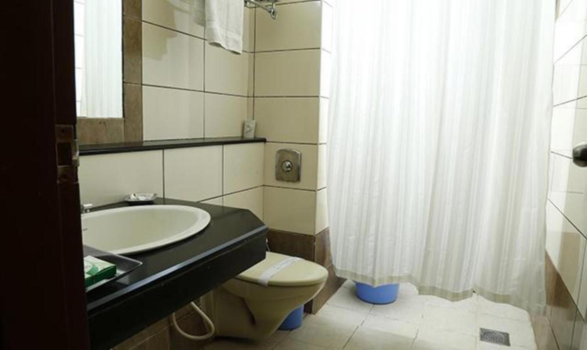 Fabhotel Prime Chennai Deluxe Екстер'єр фото