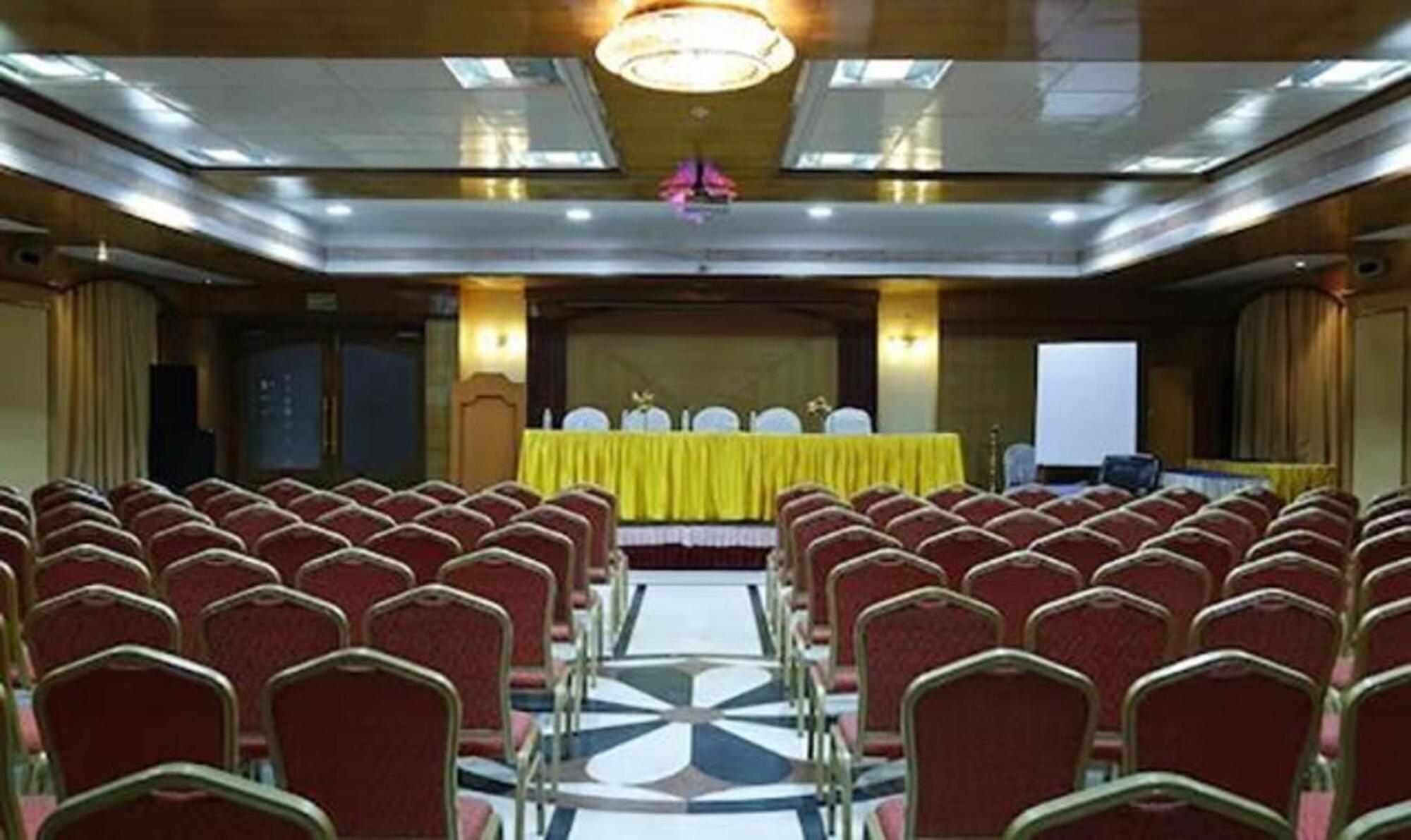 Fabhotel Prime Chennai Deluxe Екстер'єр фото