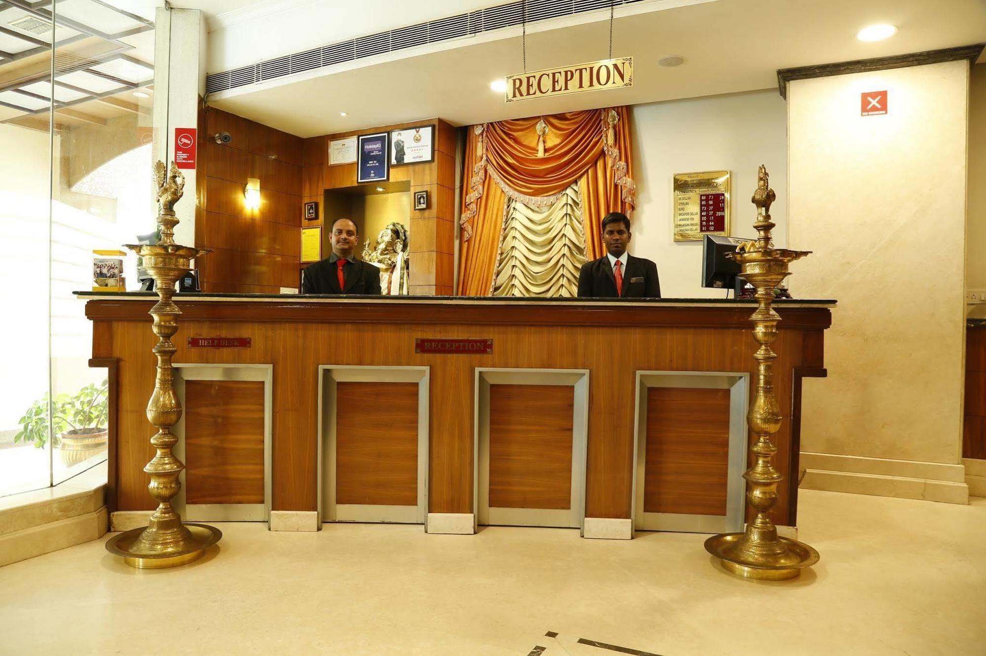 Fabhotel Prime Chennai Deluxe Екстер'єр фото